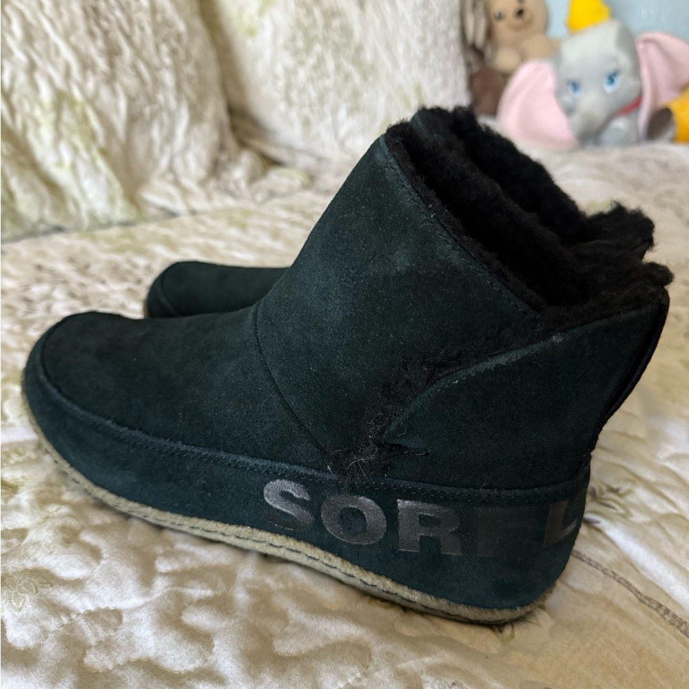 Sorel Women Black Suede Boots